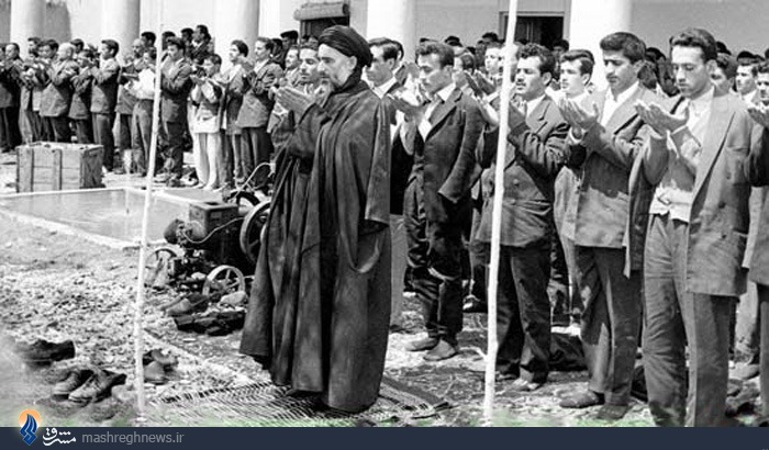 نماز عیدفطر به امامت مرحوم آیت الله طالقانی ۵۵سال قبل در کرج