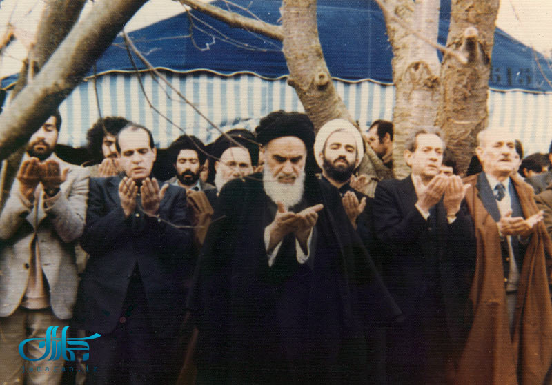 امام در نوفل لوشاتو