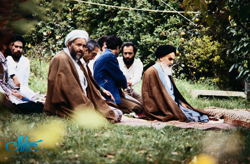 امام در نوفل لوشاتو