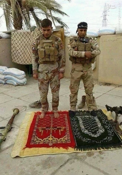 عکس/ نماز وحدت در کارزار جنگ!