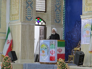 اجلاس استانی نماز یزد با تجلیل از برگزیدگان و فعالان عرصه نماز یزد، در مصلی آیت الله اعرافی(ره) میبد برگزار شد.