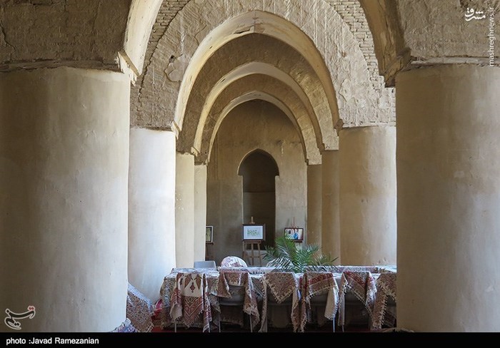 اقامه نماز در مسجد تاریخانه