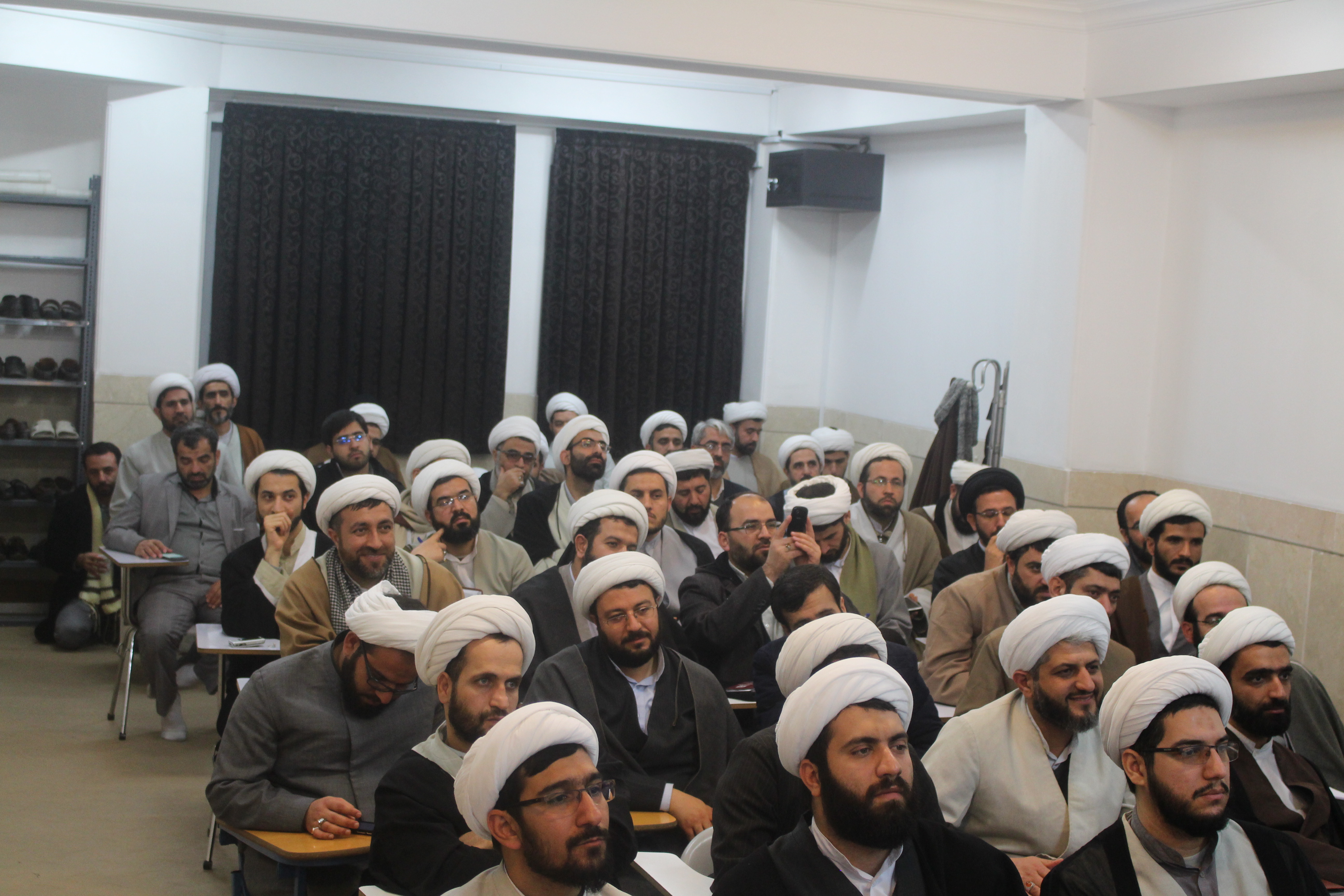 اختتامیه دوره آموزشی تکمیلی معارف نماز با حضور حجت الاسلام والمسلمین قرائتی *+ گزارش تصویری