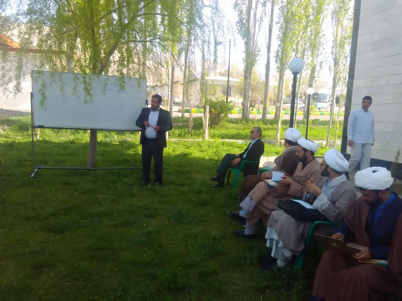 دوره آموزشی اساتید و کارشناسان برتر مرکز تخصصی نماز در سمنان