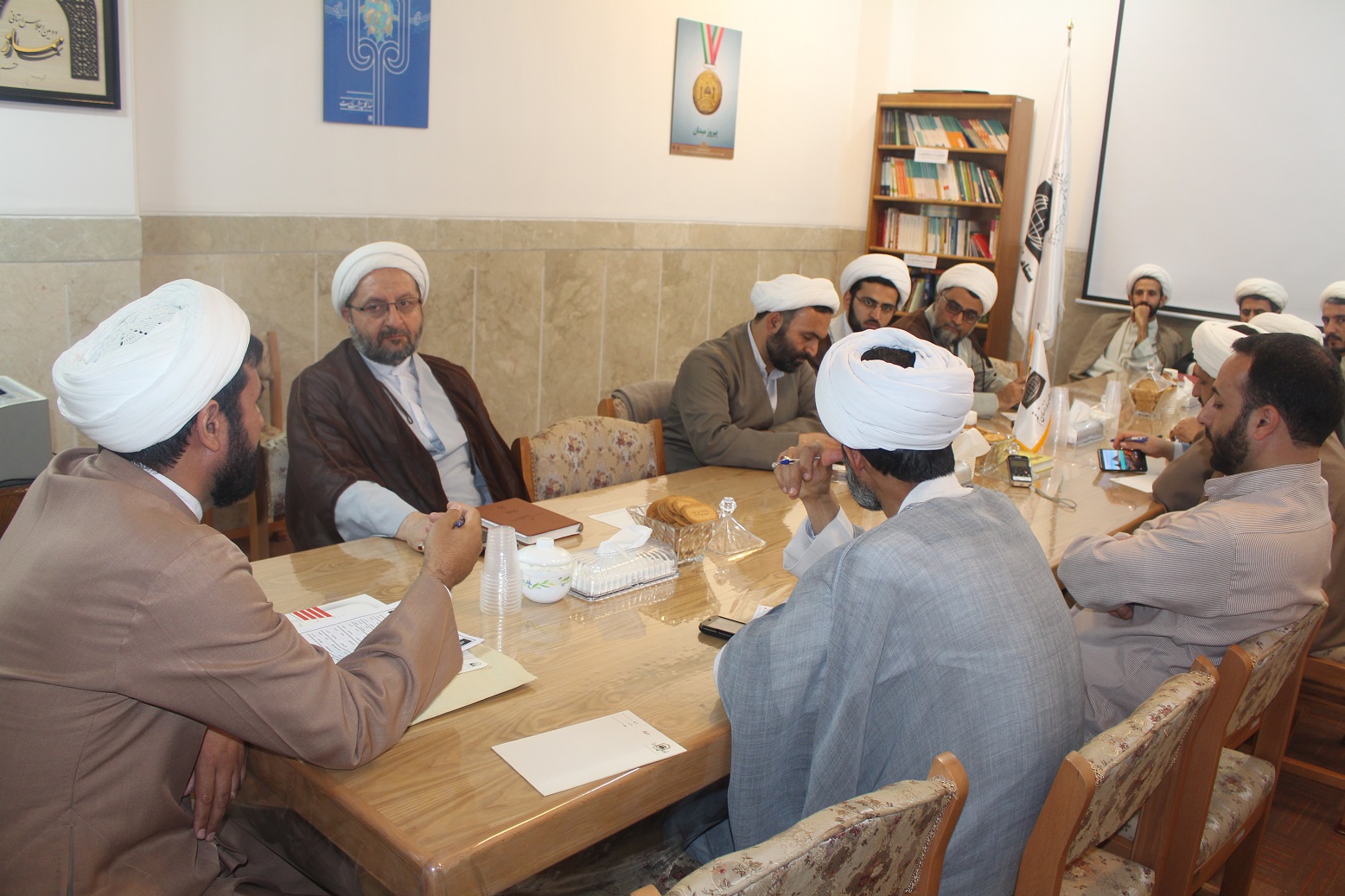 جلسه هم‌اندیشی اساتید دوره یک‌ساله تربیت مدرس معارف نماز در مرکز تخصصی نماز برگزار شد.