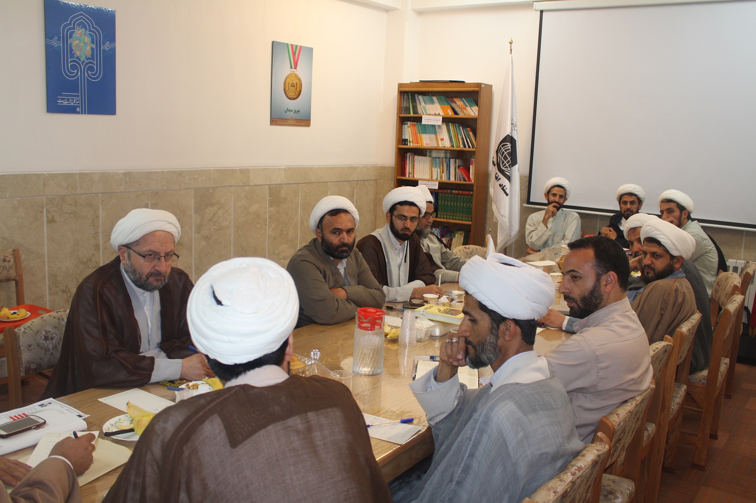 جلسه هم‌اندیشی اساتید دوره یک‌ساله تربیت مدرس معارف نماز در مرکز تخصصی نماز برگزار شد.