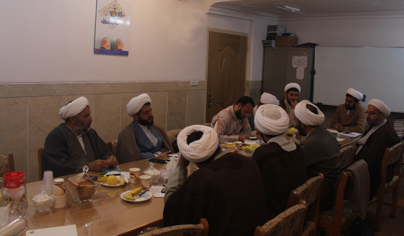 جلسه هم‌اندیشی اساتید دوره یک‌ساله تربیت مدرس معارف نماز در مرکز تخصصی نماز برگزار شد.