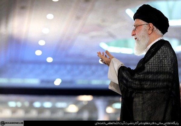  نماز عید سعید فطر به‌ امامت حضرت امام خامنه‌ای رهبر معظم انقلاب اسلامی (مدظله) در مصلای امام خمینی (ره) اقامه شد+گزارش تصویری 