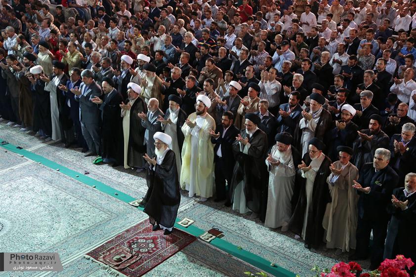 گزارش تصویری نماز شب ولادت امام رضا(ع)  در حرم رضوی