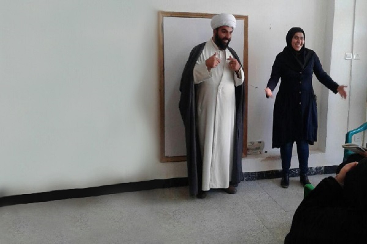 ابتکار کارشناس مرکز تخصصی نماز برای آموزش معارف نماز به ناشنوایان