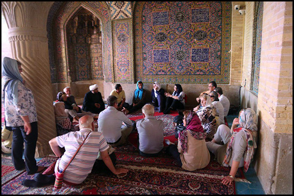 توریست‌هایی که دو ساعت مسلمان بودن را تجربه می‌کنند