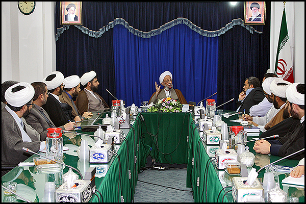 گزارش تصویری از دیدار اساتید و مبلغان مرکز تخصصی نماز  با آیت الله مصباح یزدی