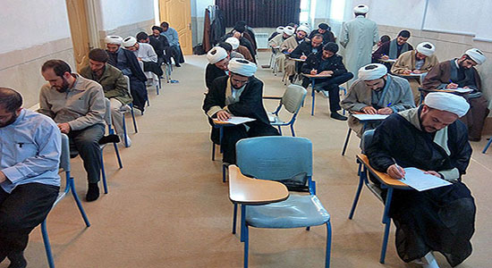  برگزاری امتحانات ترم اول مرکز تخصصی نماز 