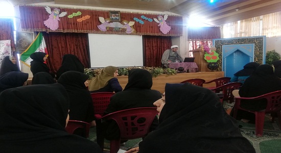 دوره آموزشی مفتاح و گفتمان نماز در نجف آباد اصفهان در حال برگزاری است