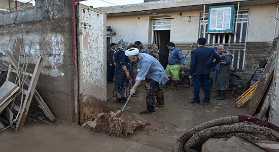 سیل واقعی ، مسؤولان مجازی
