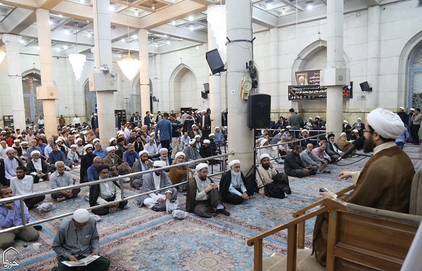 مراسم بزرگداشت امام جمعه شهید کازرون در مسجد اعظم قم