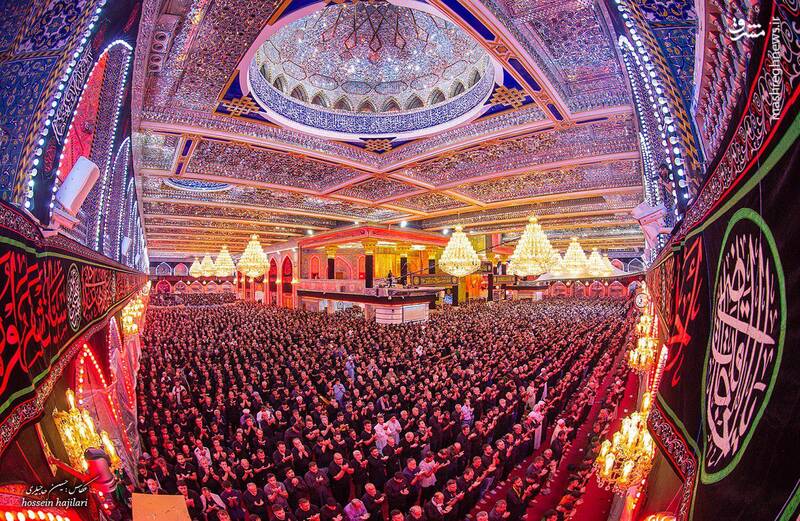 تصویری زیبا از نماز شب تاسوعا در صحن حرم حضرت عباس(علیه السلام)
