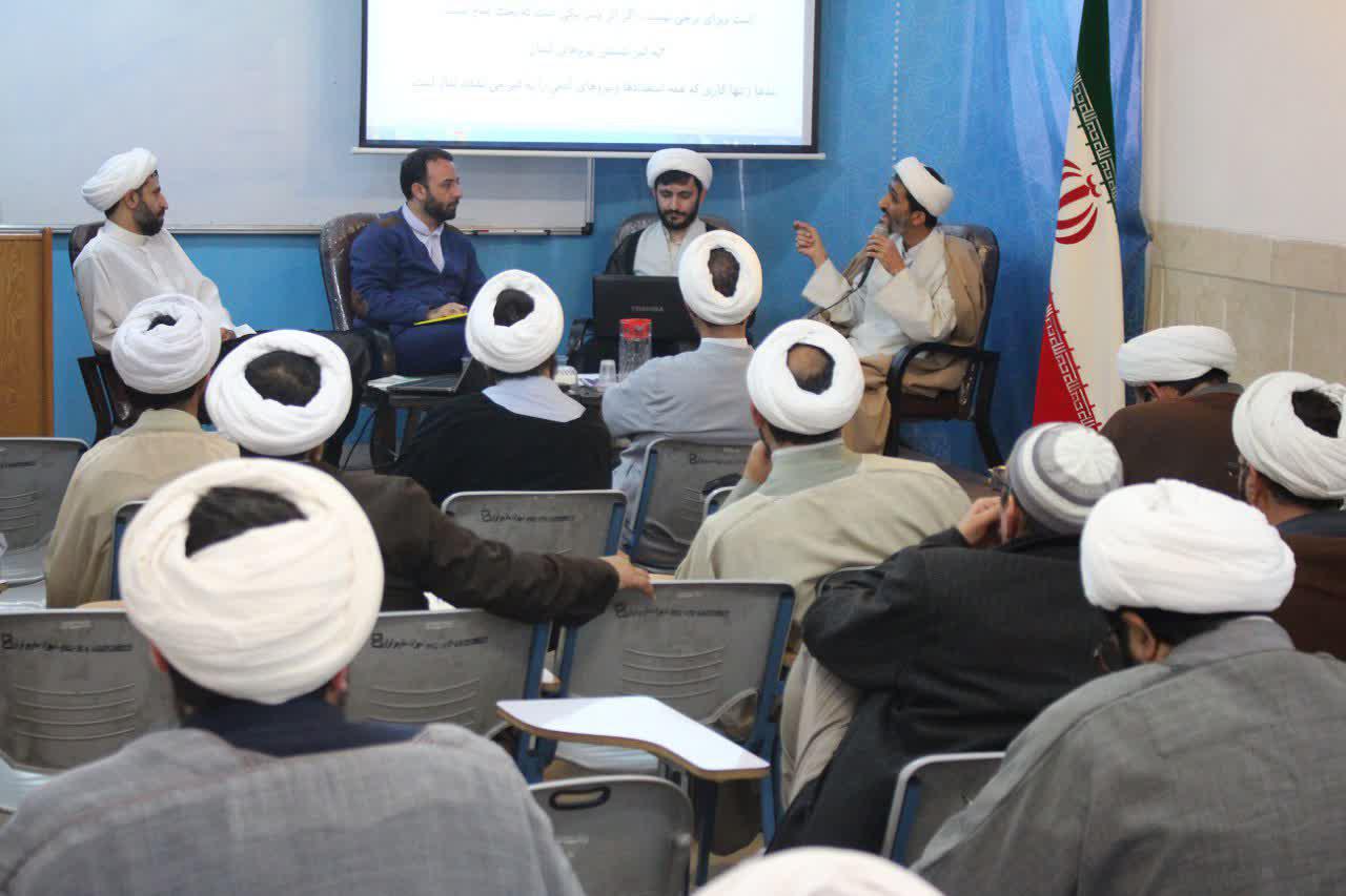 برگزاری سومین جلسه کرسی آزاد اندیشی