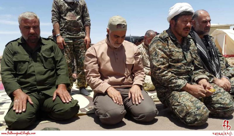 گزارش تصویری ازاقامه نماز توسط سردار دلها حاج قاسم سلیمانی