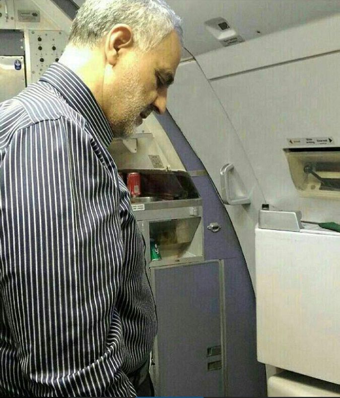 گزارش تصویری ازاقامه نماز توسط سردار دلها حاج قاسم سلیمانی