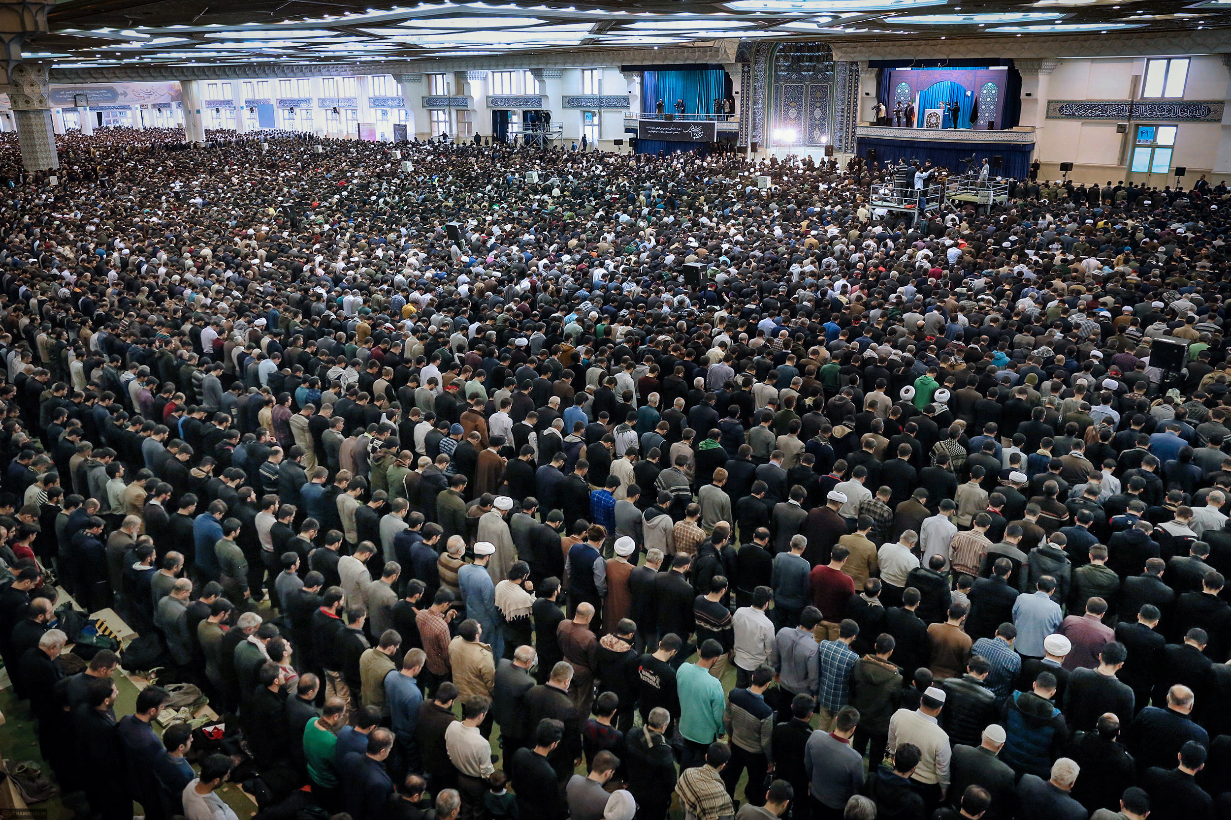 عکس هایی از خطبه نماز جمعه مقام معظم رهبری