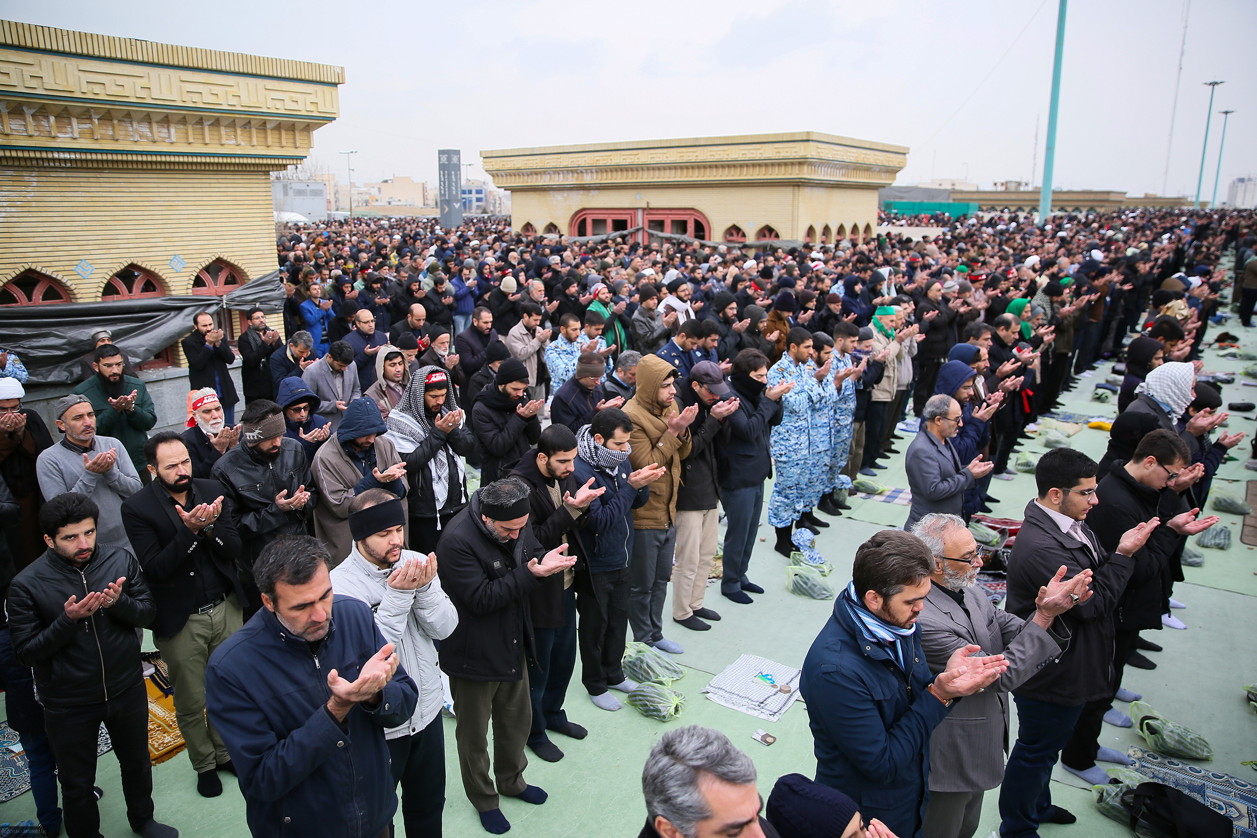 عکس هایی از خطبه نماز جمعه مقام معظم رهبری