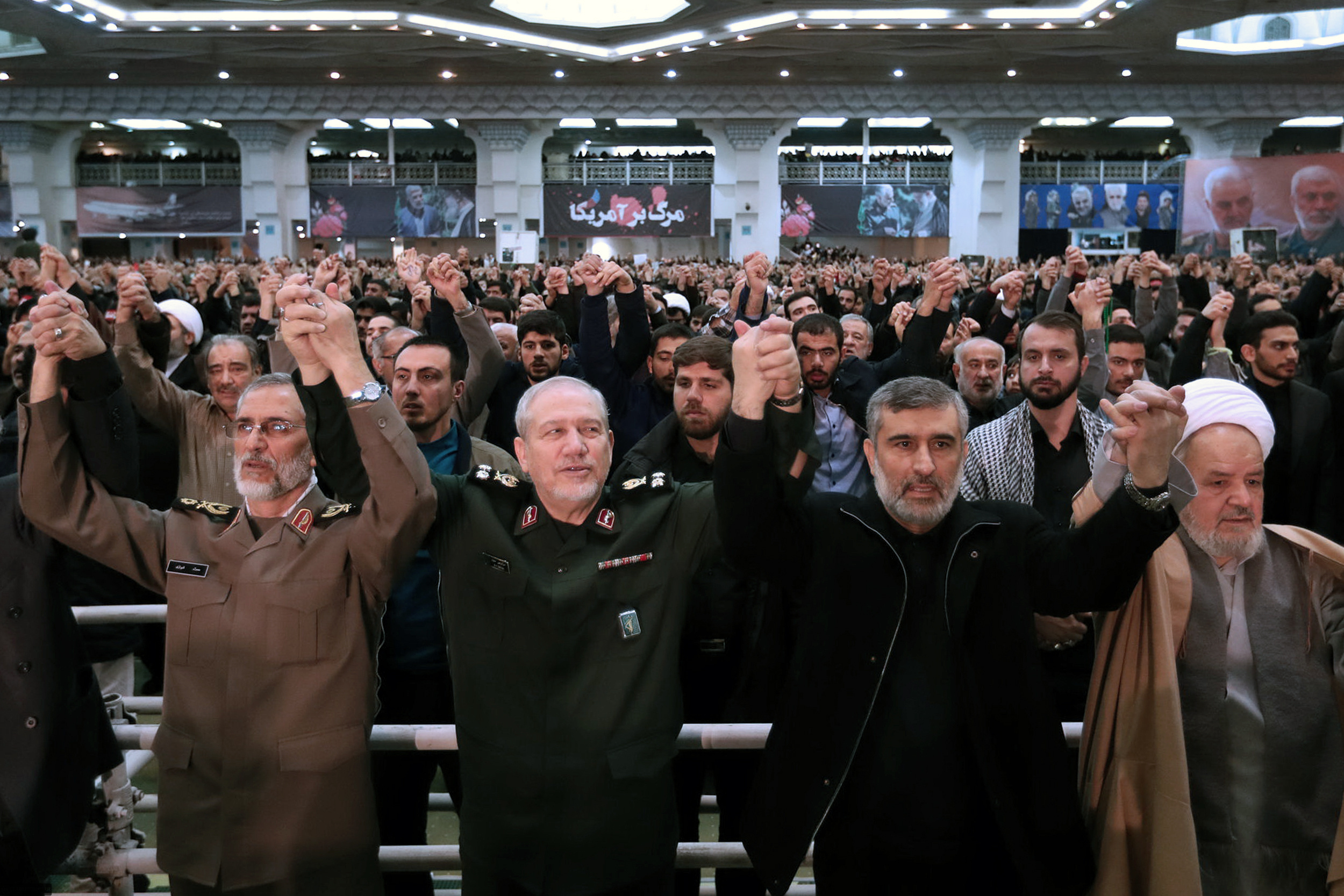 عکس هایی از خطبه نماز جمعه مقام معظم رهبری