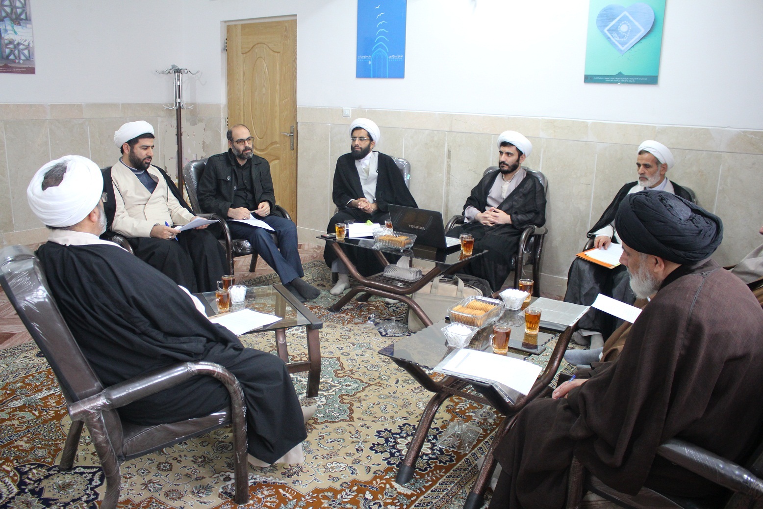 جلسه بررسی و تصویب موضوعات پایان نامه های سطح 3 و 4 حوزه علمیه قم با محوریت معارف نماز