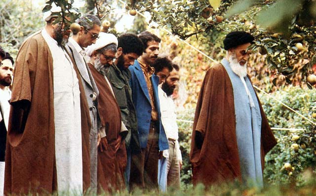 تو در نماز عشق چه خواندی...؟