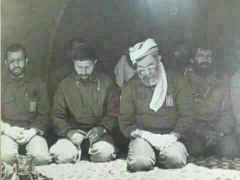 گزارش تصویری از نماز رزمندگان
