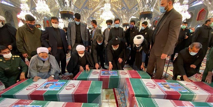 طواف و اقامه نماز بر «شهدای خان طومان» در حرم مطهر رضوی
