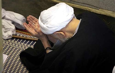 آیت الله بهجت؛ بندگی شرط توفیق نماز شب