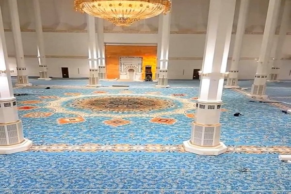 اقامه نماز در بزرگترین مسجد آفریقا و سومین مسجد بزرگ جهان+ عکس