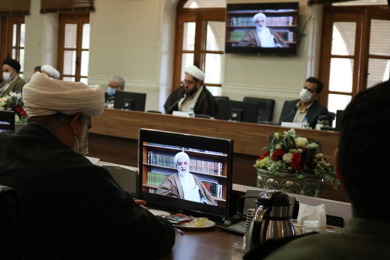 سومین اجلاس استانی نماز استان اصفهان با عنوان پیوند نماز، خانه، مدرسه و مسجد برگزار شد