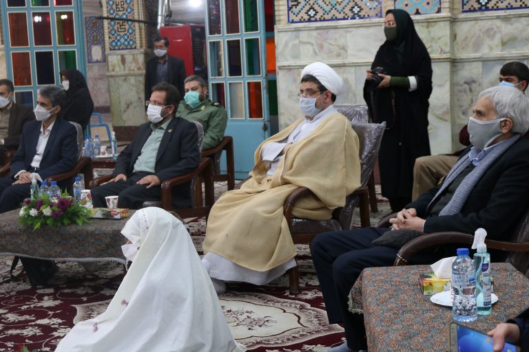 مراسم جشن عبادت بیش از ده هزار نفر از دانش آموزان دختر اصفهان به صورت مجازی برگزار شد.
