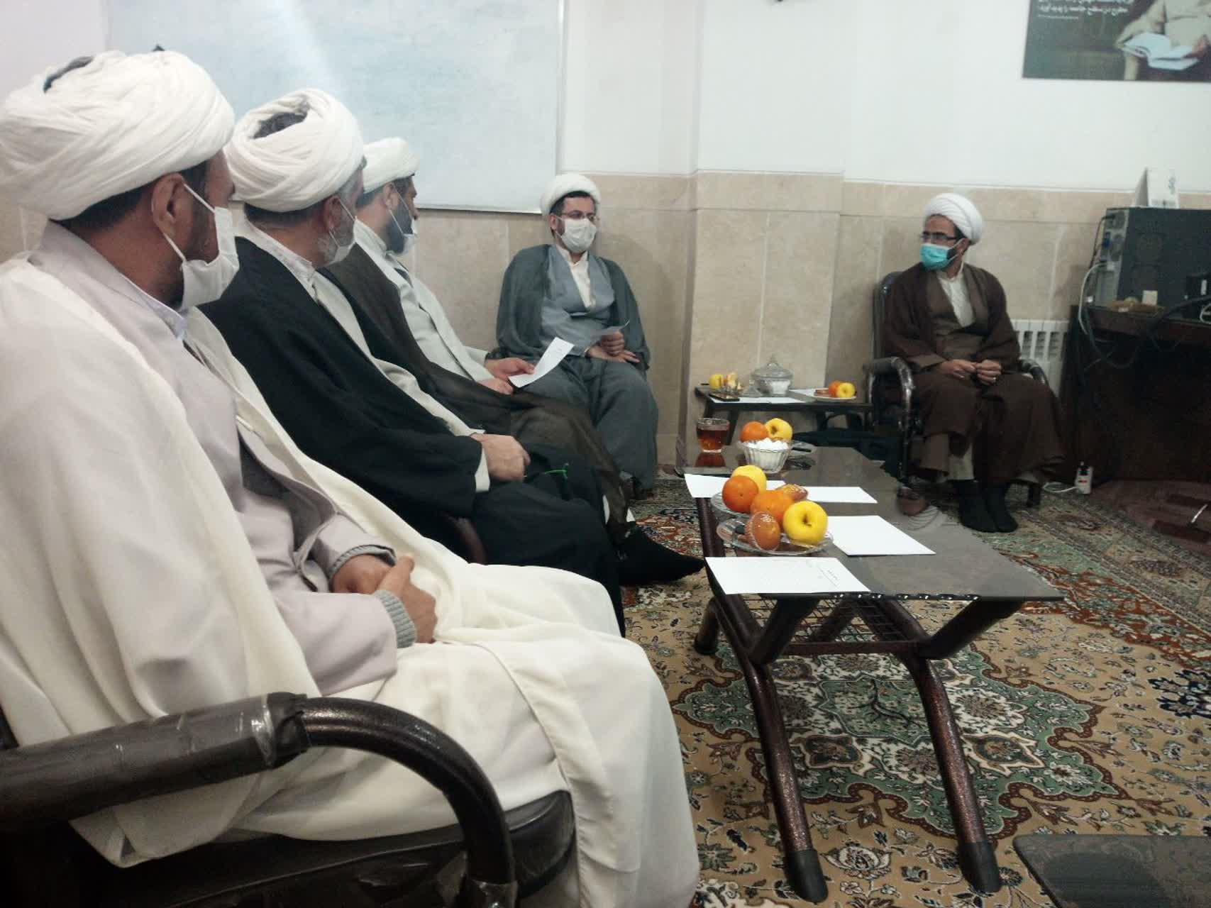نقش اصلی اساتید در شکافتن بذر علم و دانش و ایمان و تقوا در دل دانش پژوه 