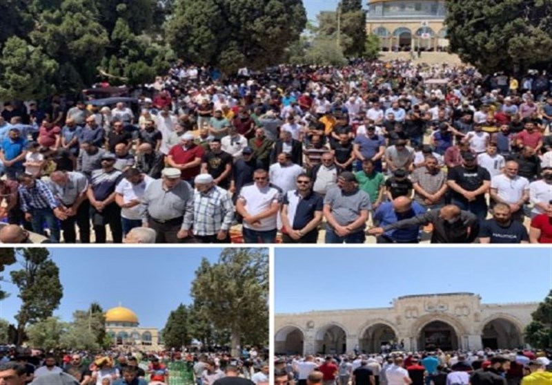 حضور ۶۰ هزار نمازگزار فلسطینی در مسجدالاقصی