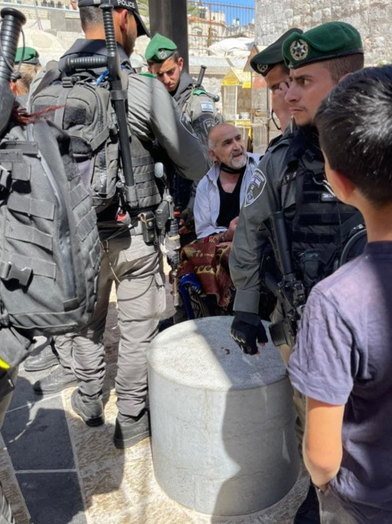 70 هزار فلسطینی آخرین نماز جمعه ماه مبارک رمضان را در مسجد الاقصی برپا کردند