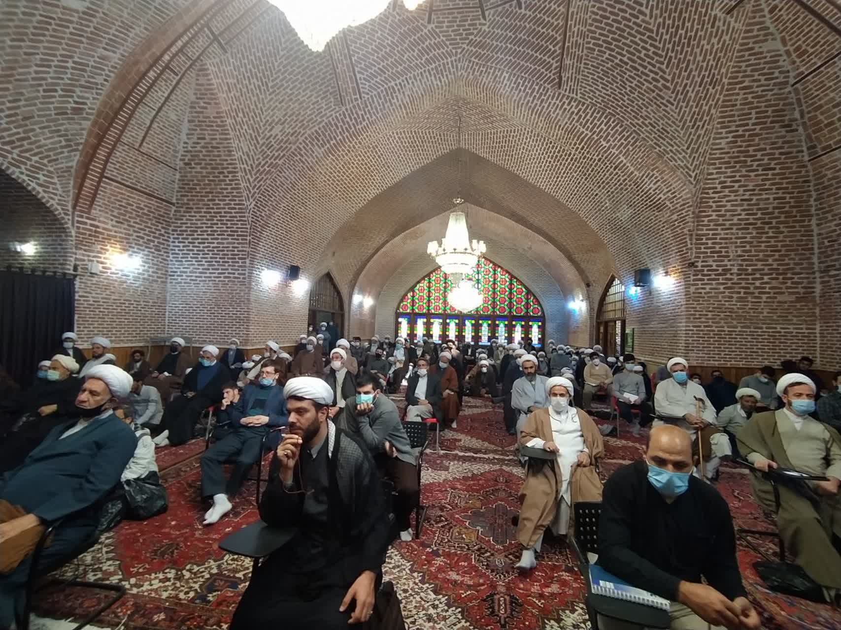 جامعه و همه مراکز آموزشی باید رنگ و بوی قرآنی داشته باشد+ تصاویر