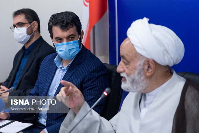 نماز مفاسد اجتماعی را کم می کند و ارتباط انسان با خدا را به خوبی برقرار می سازد