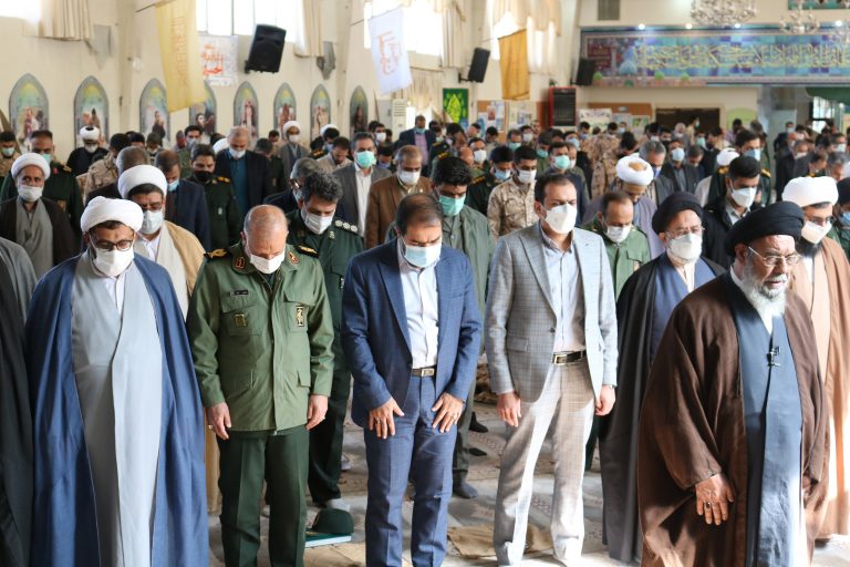 نماز پیشران تحقق احکام دین در جامعه است