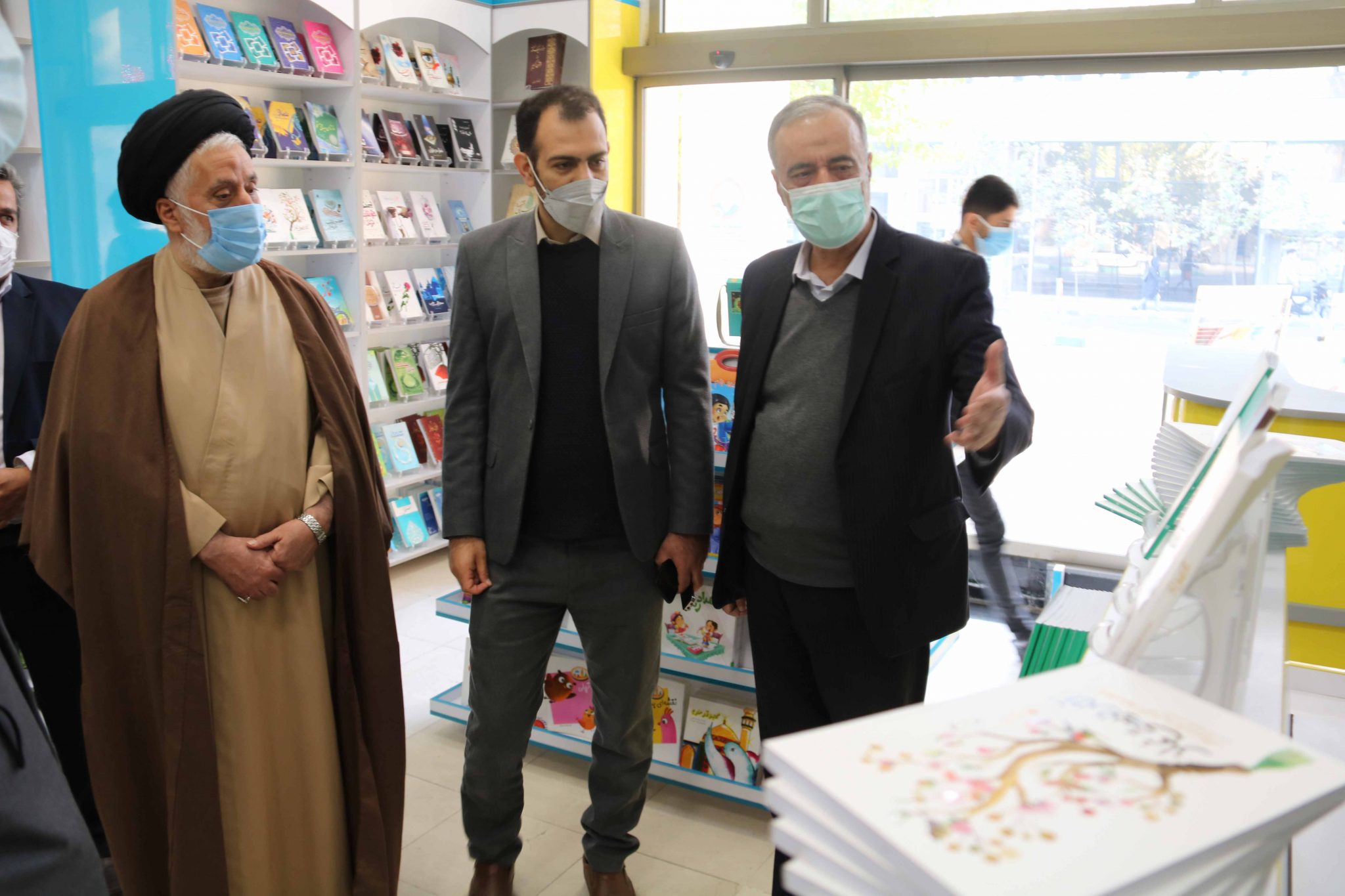 کتاب های جدیدالنشر حوزه « نماز» و «مهدویت» رونمایی شد/ عکس
