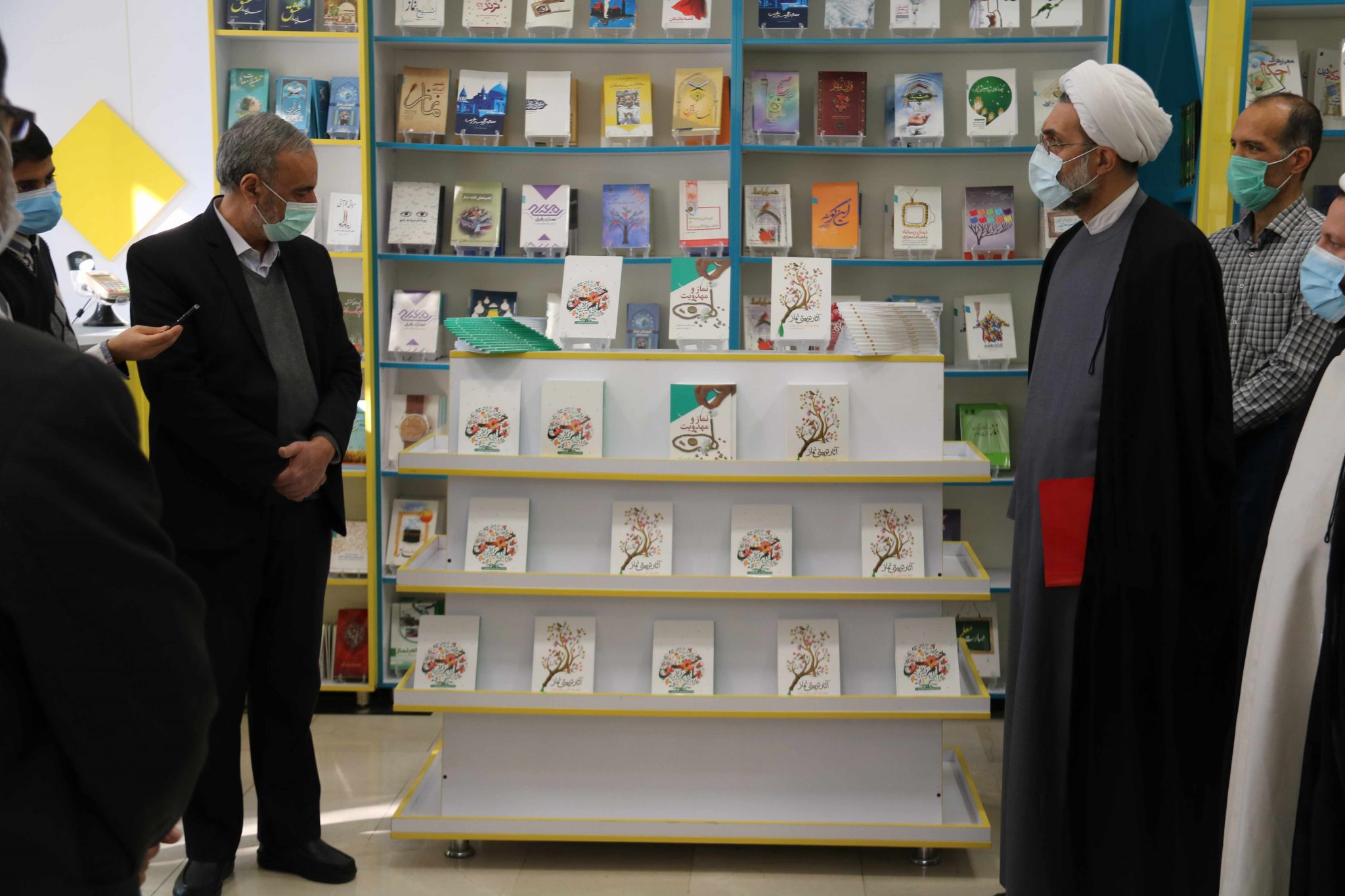 کتاب های جدیدالنشر حوزه « نماز» و «مهدویت» رونمایی شد/ عکس