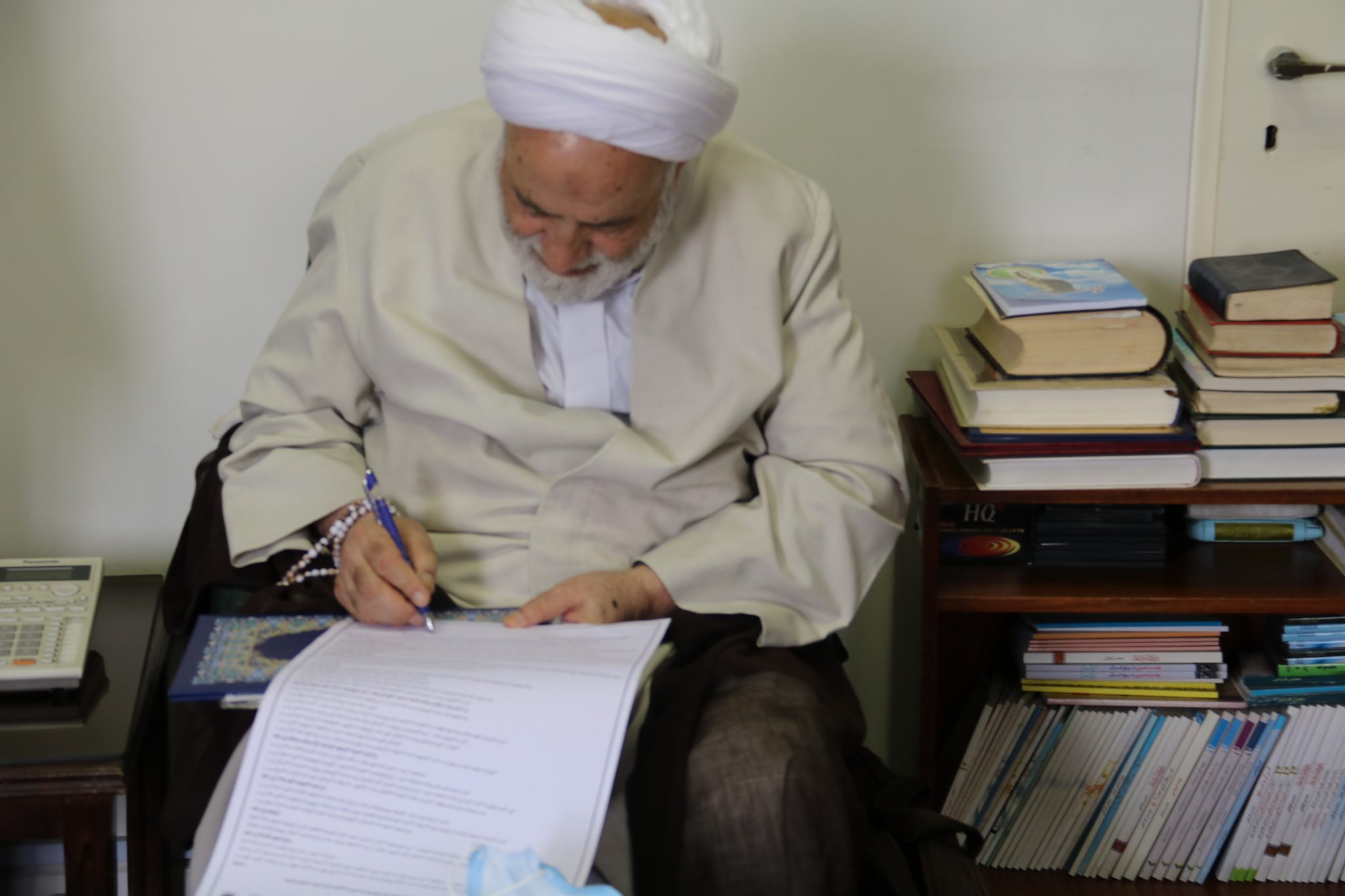 تفاهمنامه همکاری عقیدتی سیاسی ارتش با ستاد اقامه نماز امضا شد