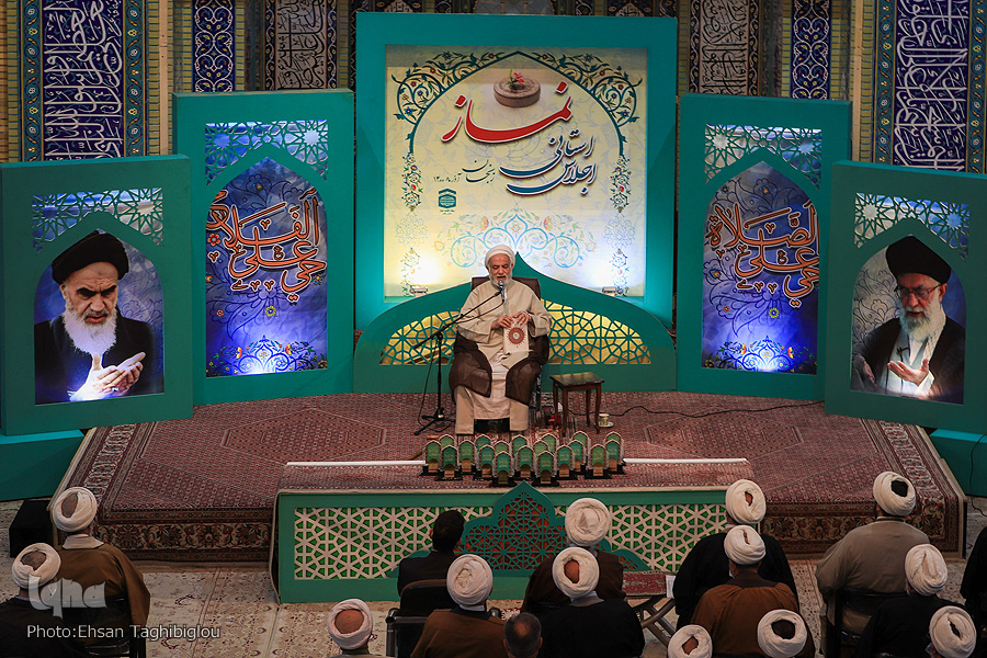 از ترغیب نسل جدید به نماز نباید غفلت شود