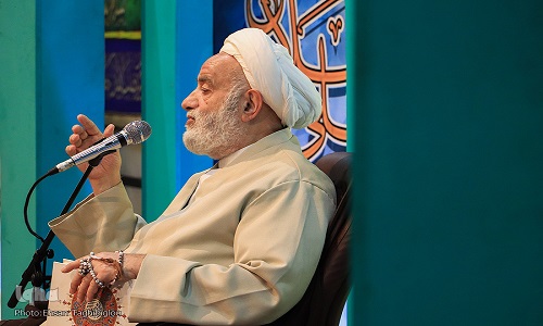 از ترغیب نسل جدید به نماز نباید غفلت شود
