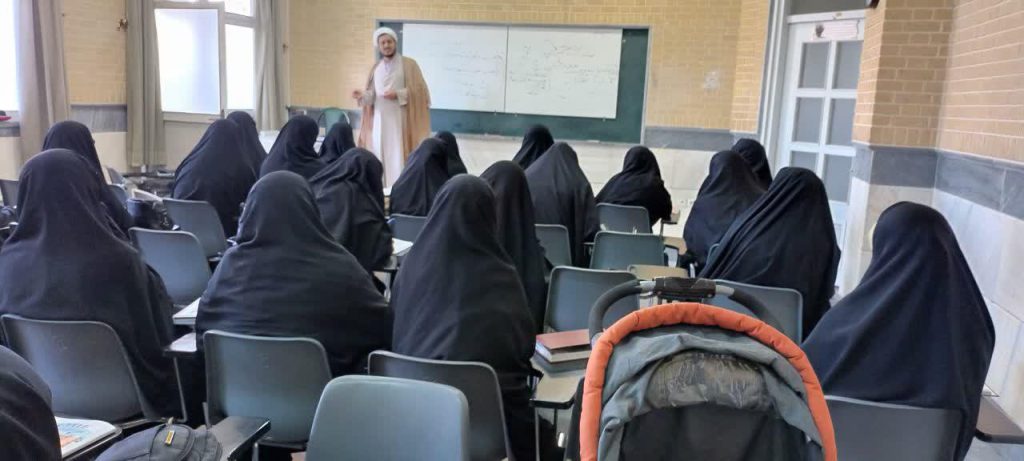 دوره تکمیلی مربی گری معارف نماز برای مبلغان خواهر برگزار شد