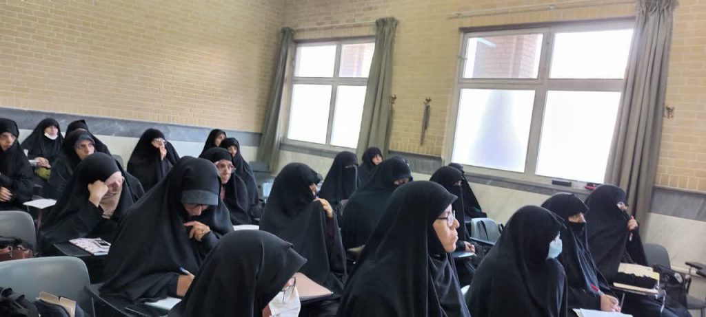 دوره تکمیلی مربی گری معارف نماز برای مبلغان خواهر برگزار شد
