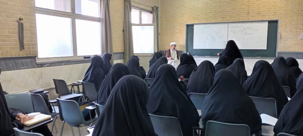 دوره تکمیلی مربی گری معارف نماز برای مبلغان خواهر برگزار شد