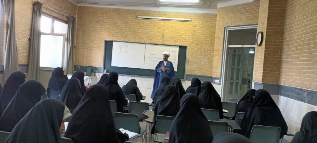 دوره تکمیلی مربی گری معارف نماز برای مبلغان خواهر برگزار شد